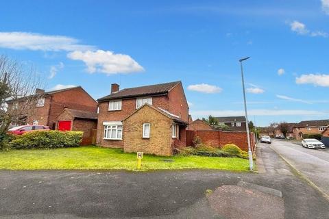 4 bedroom detached house for sale, Glenfield Road, Warden Hills, Luton, Bedfordshire, LU3 2HZ