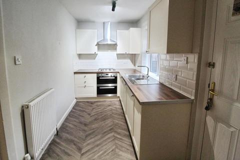 2 bedroom semi-detached house to rent, Greenthorpe Road, Leeds