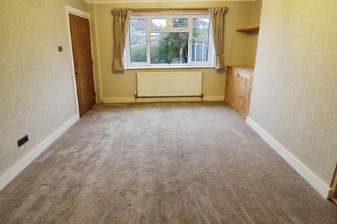 2 bedroom semi-detached house to rent, Greenthorpe Road, Leeds