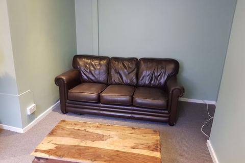 6 bedroom house to rent, Ridgeway Terrace, Leeds