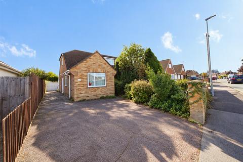 4 bedroom detached bungalow for sale, Onslow Road, Luton