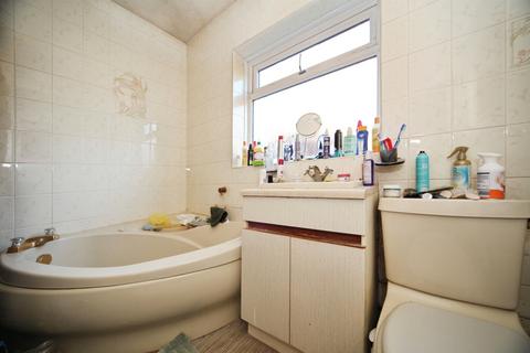 4 bedroom detached bungalow for sale, Onslow Road, Luton