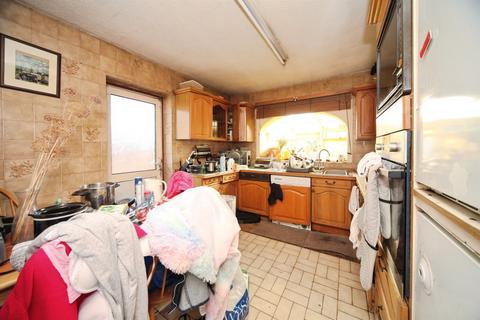 4 bedroom detached bungalow for sale, Onslow Road, Luton