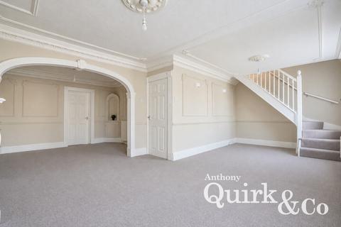 3 bedroom chalet for sale, The Driveway, Canvey Island, SS8