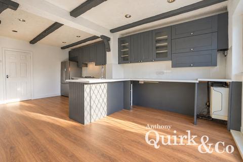 3 bedroom chalet for sale, The Driveway, Canvey Island, SS8