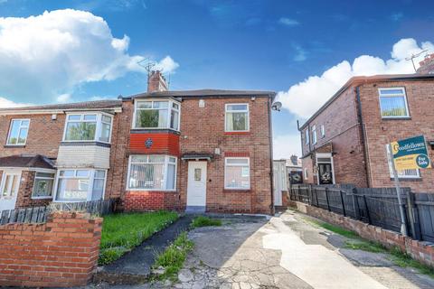 2 bedroom flat to rent, Kentmere Avenue, Newcastle upon Tyne NE6
