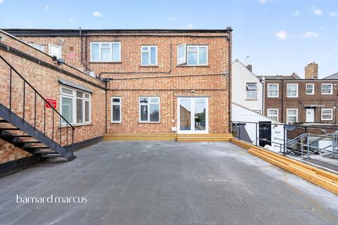 2 bedroom apartment to rent, Malden Road, NEW MALDEN