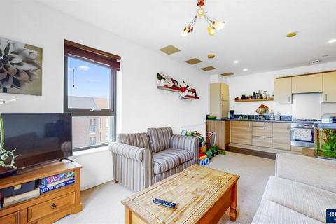 2 bedroom flat for sale, Ager Avenue, Dagenham, RM8