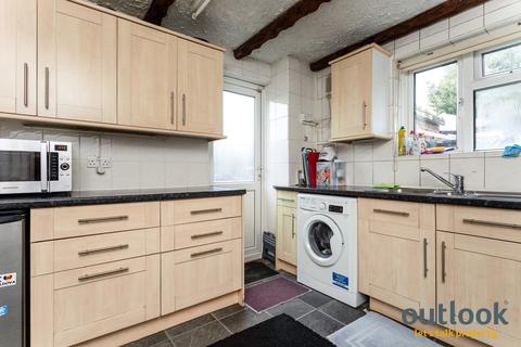 3 bedroom house to rent, Church Street, Stratford, London, E15