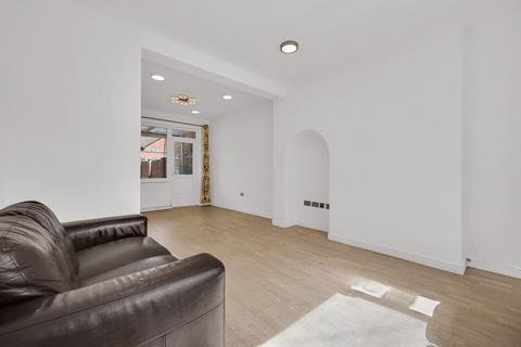 3 bedroom semi-detached house to rent, Tendring Way, Chadwell Heath, RM6