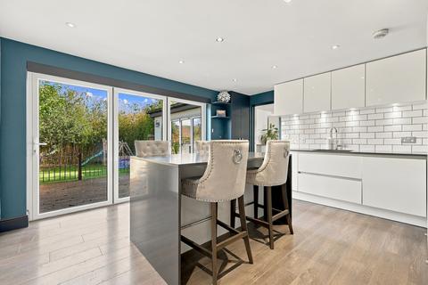 4 bedroom detached house for sale, Kenilworth Gardens, Loughton, IG10