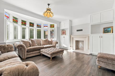 4 bedroom detached house for sale, Kenilworth Gardens, Loughton, IG10
