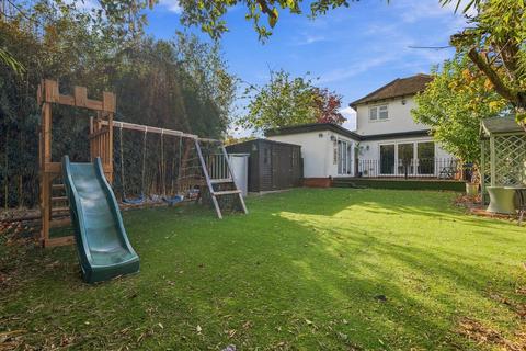 4 bedroom detached house for sale, Kenilworth Gardens, Loughton, IG10