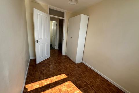 3 bedroom flat to rent, High Street, NEW MALDEN