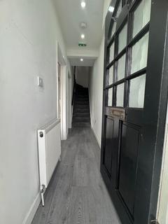 3 bedroom terraced house to rent, Blewitts Cottages, RAINHAM, RM13 8SL