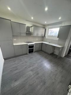 3 bedroom terraced house to rent, Blewitts Cottages, RAINHAM, RM13 8SL