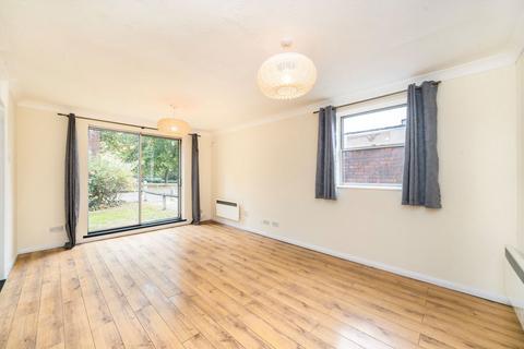 2 bedroom flat for sale, Marlowe Gardens, Eltham