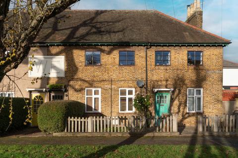 3 bedroom maisonette for sale, Thorpe Crescent, London E17