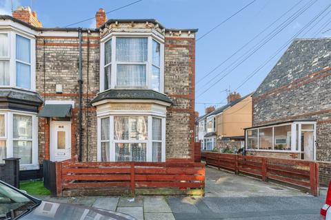 2 bedroom end of terrace house for sale - Manvers Street, Hull