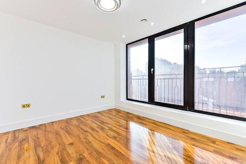 1 bedroom flat to rent, Coombe Road, Kingston Hill, Kingston upon Thames, KT2
