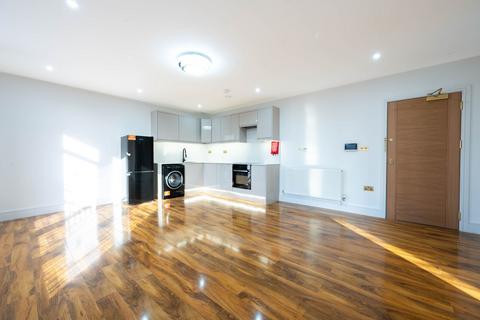1 bedroom flat to rent, Coombe Road, Kingston Hill, Kingston upon Thames, KT2