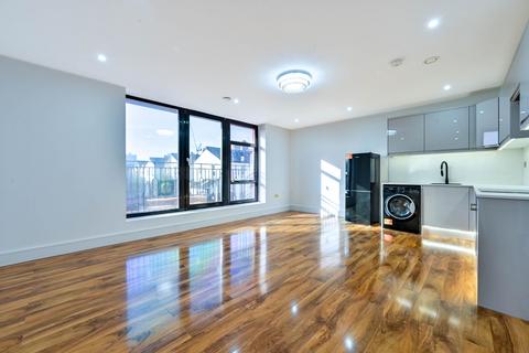 1 bedroom flat to rent, Coombe Road, Kingston Hill, Kingston upon Thames, KT2