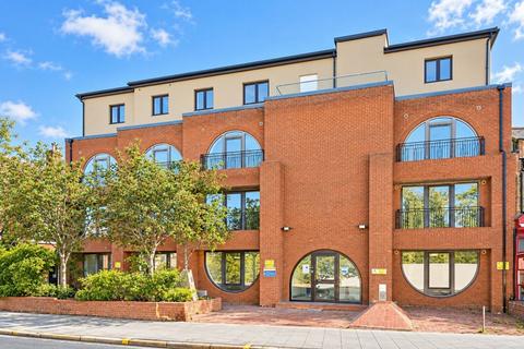 1 bedroom flat to rent, Coombe Road, Kingston Hill, Kingston upon Thames, KT2
