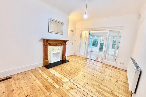 3 bedroom house to rent, Lambourne Road, London, E11