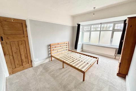 3 bedroom house to rent, Lambourne Road, London, E11
