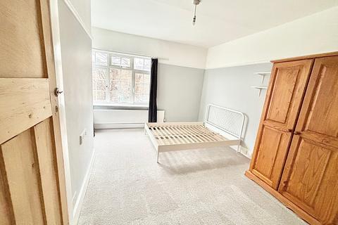 3 bedroom house to rent, Lambourne Road, London, E11