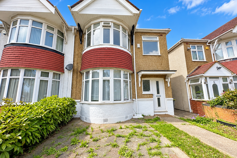 undefined, Imperial Drive, Harrow HA2
