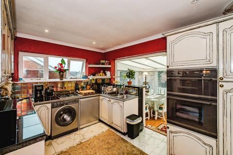 3 bedroom bungalow for sale, Tamar Avenue, WORTHING, West Sussex, BN13