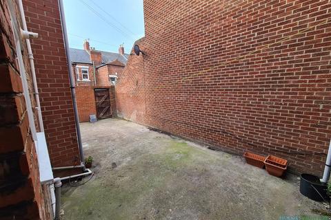 2 bedroom apartment to rent, Trewhitt Road, Heaton, Tyne & Wear