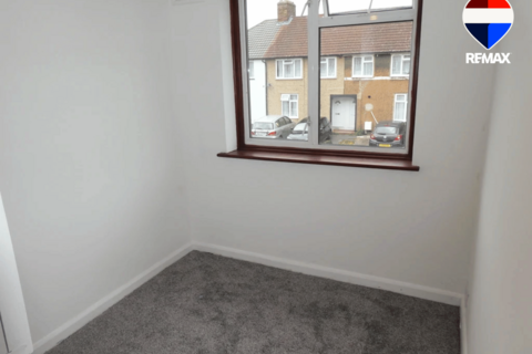 3 bedroom terraced house to rent, Rogers Road, Dagenham RM10