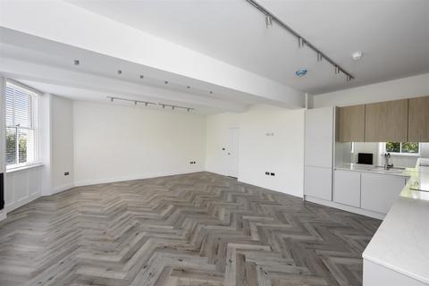 2 bedroom flat to rent, Lansdowne Place, Hove