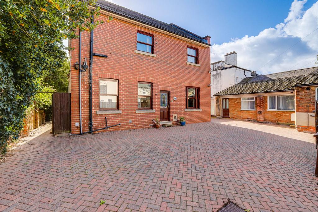 Villa Road, Nottingham NG3 7 bed detached house for sale - £550,000