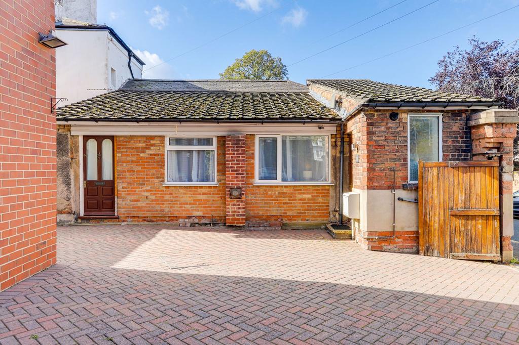 Villa Road, Nottingham NG3 7 bed detached house for sale - £550,000