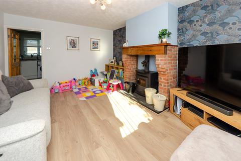 3 bedroom semi-detached house for sale, Rhodfa Lwyd, Llysfaen, Conwy, LL29