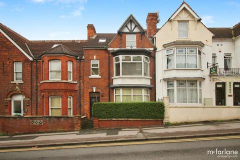 Studio to rent, Victoria Road, Swindon SN1