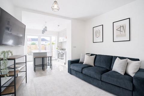 6 bedroom flat to rent, Conygre Grove