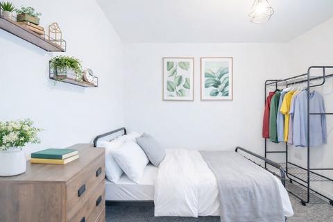 6 bedroom flat to rent, Conygre Grove