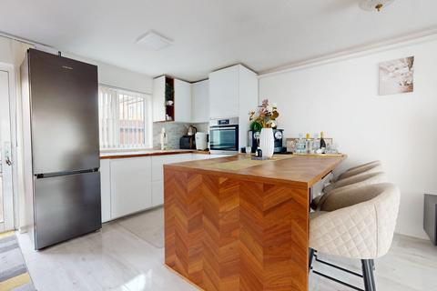2 bedroom detached bungalow for sale, Apsledene, Gravesend