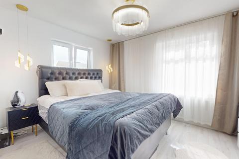 2 bedroom detached bungalow for sale, Apsledene, Gravesend