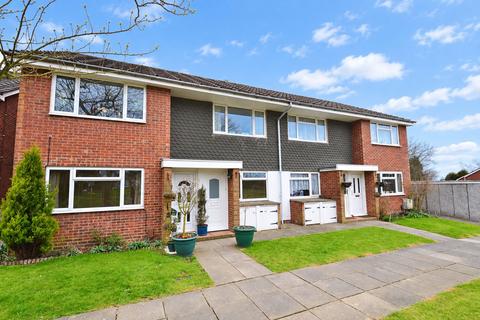2 bed flat/apartment for rent in Home Farm Close, Tadworth KT20