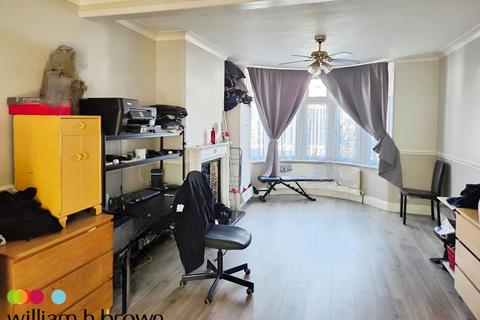 3 bedroom terraced house to rent, Wilmington Gardens, BARKING