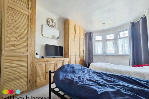 3 bedroom terraced house to rent, Wilmington Gardens, BARKING