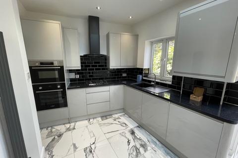 3 bedroom house to rent, Rom Crescent, Romford, RM7
