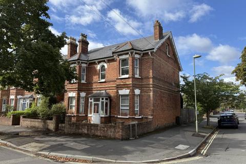 undefined, Flat 3, 74 Osborne Road, Farnborough, Hampshire