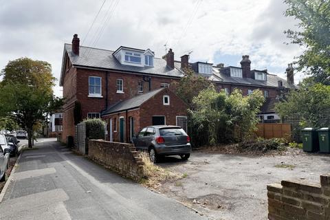 undefined, Flat 3, 74 Osborne Road, Farnborough, Hampshire