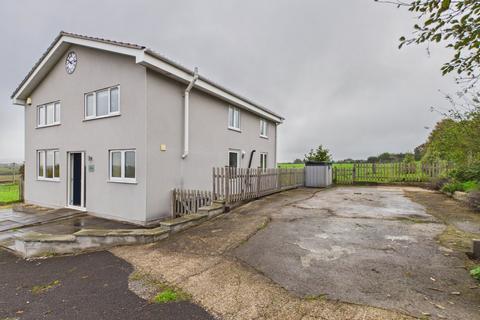 4 bedroom detached house to rent, Martcombe Road, Bristol BS20